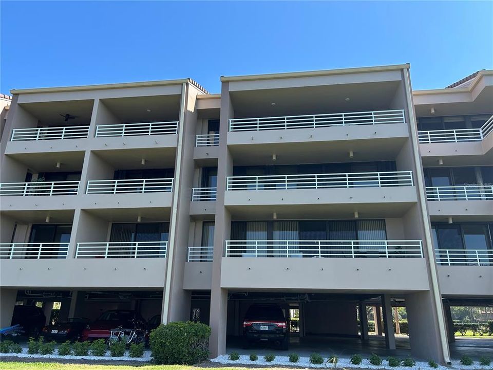 Active With Contract: $4,500 (3 beds, 3 baths, 1980 Square Feet)