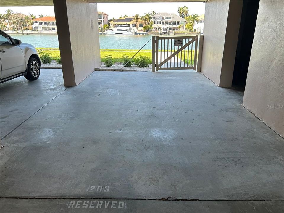 Active With Contract: $4,500 (3 beds, 3 baths, 1980 Square Feet)