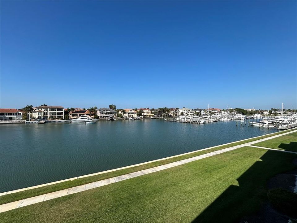 Active With Contract: $4,500 (3 beds, 3 baths, 1980 Square Feet)