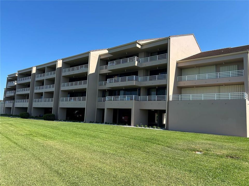Active With Contract: $4,500 (3 beds, 3 baths, 1980 Square Feet)