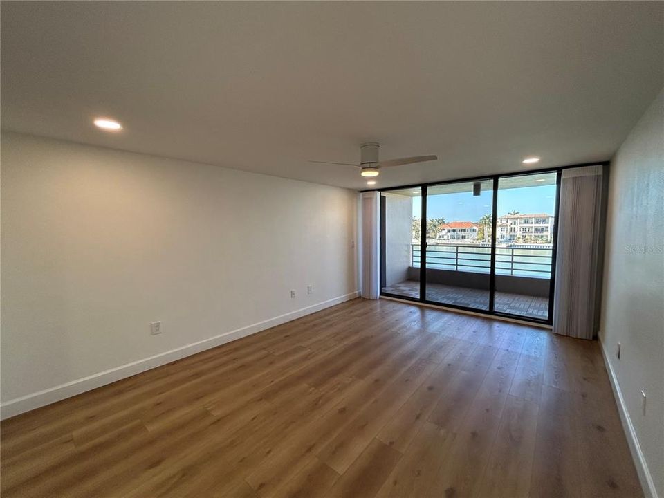 Active With Contract: $4,500 (3 beds, 3 baths, 1980 Square Feet)