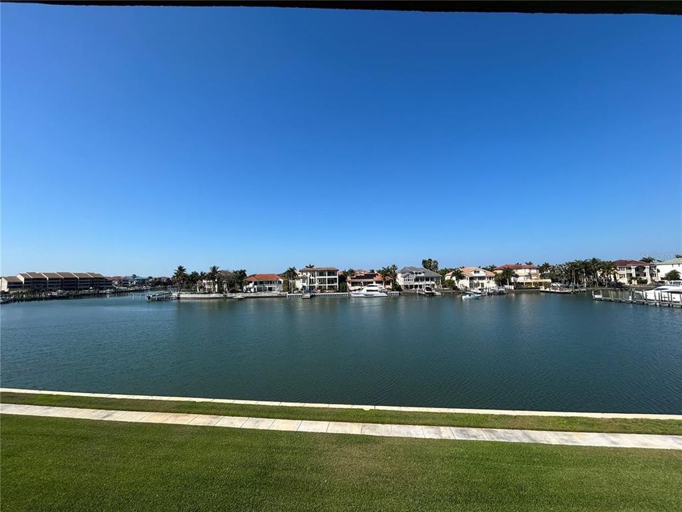 Active With Contract: $4,500 (3 beds, 3 baths, 1980 Square Feet)