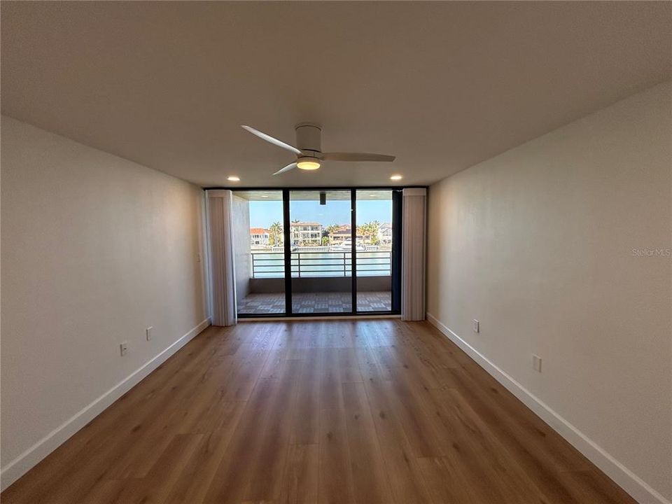 Active With Contract: $4,500 (3 beds, 3 baths, 1980 Square Feet)