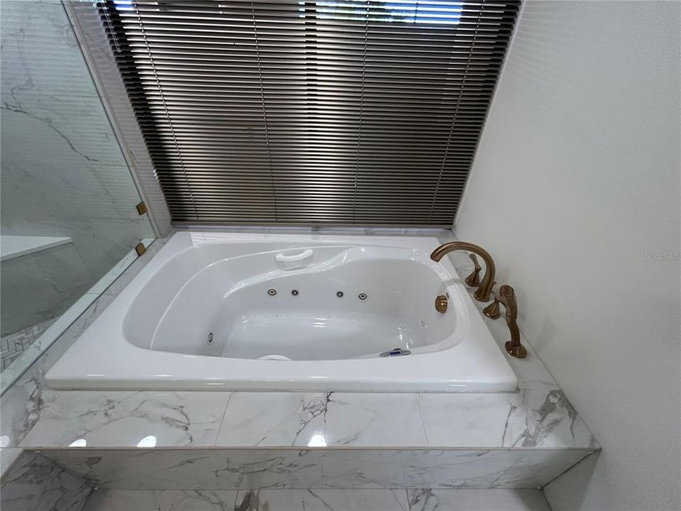 Active With Contract: $4,500 (3 beds, 3 baths, 1980 Square Feet)