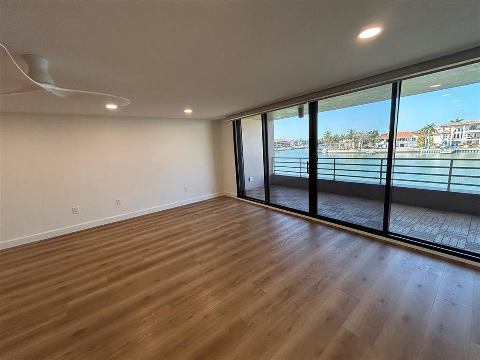 Active With Contract: $4,500 (3 beds, 3 baths, 1980 Square Feet)