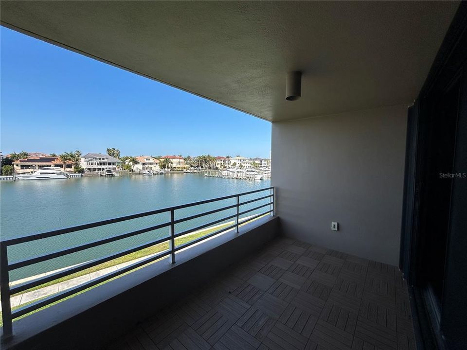 Active With Contract: $4,500 (3 beds, 3 baths, 1980 Square Feet)