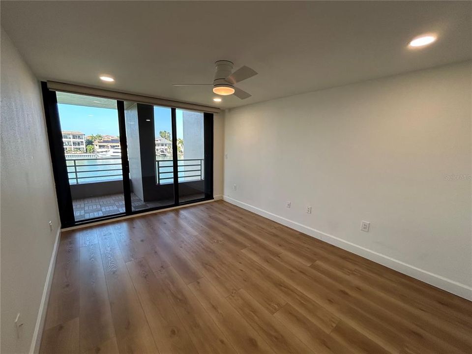 Active With Contract: $4,500 (3 beds, 3 baths, 1980 Square Feet)