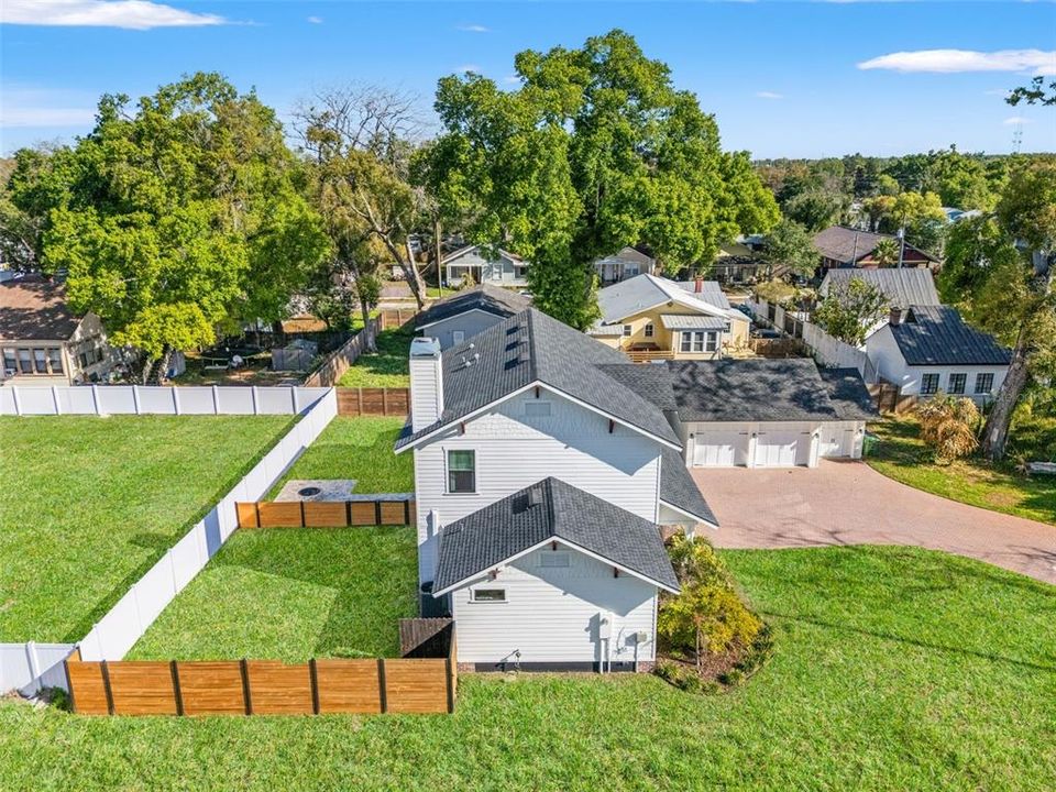 En Venta: $1,000,000 (4 camas, 3 baños, 2304 Pies cuadrados)