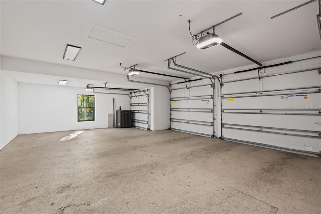 En Venta: $1,000,000 (4 camas, 3 baños, 2304 Pies cuadrados)