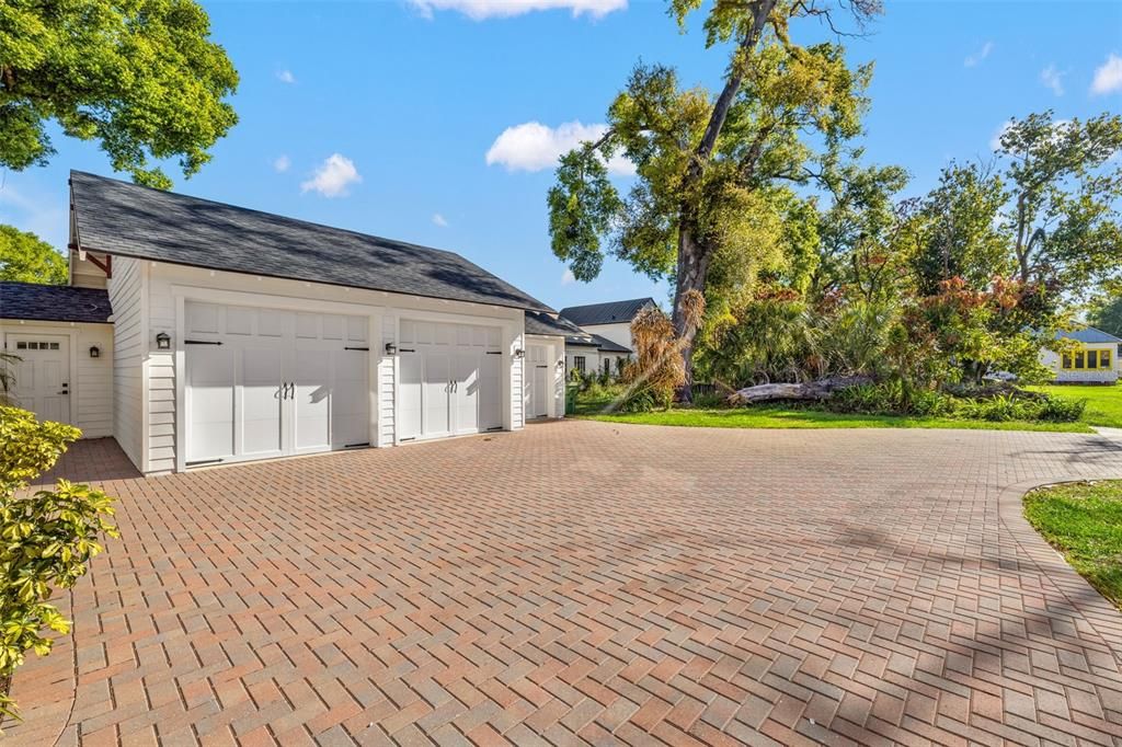 En Venta: $1,000,000 (4 camas, 3 baños, 2304 Pies cuadrados)