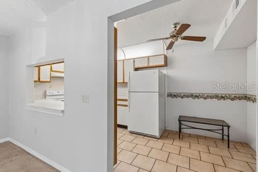 На продажу: $105,000 (2 спален, 2 ванн, 1035 Квадратных фут)