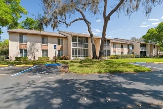 На продажу: $105,000 (2 спален, 2 ванн, 1035 Квадратных фут)