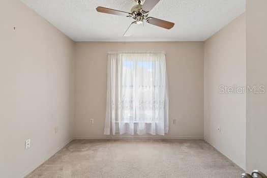 На продажу: $105,000 (2 спален, 2 ванн, 1035 Квадратных фут)