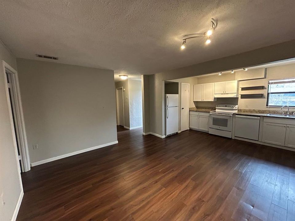 En Renta: $1,200 (1 camas, 1 baños, 876 Pies cuadrados)