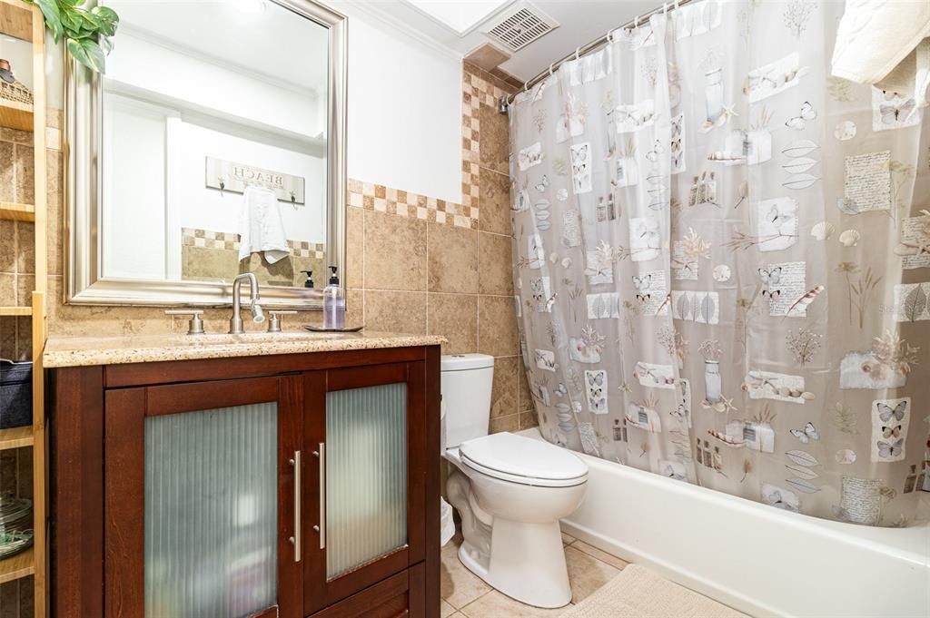 Под контрактом: $479,900 (4 спален, 2 ванн, 1879 Квадратных фут)