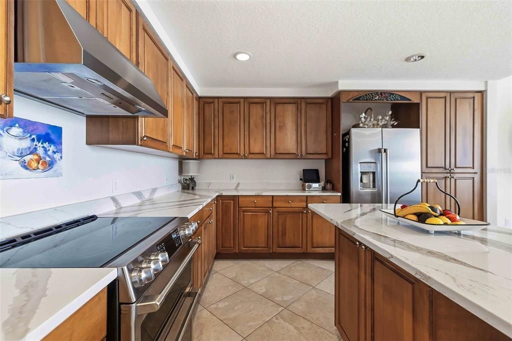 En Venta: $1,100,000 (3 camas, 3 baños, 3663 Pies cuadrados)