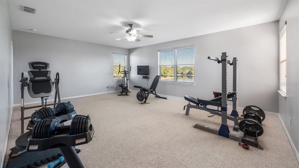 For Sale: $685,000 (5 beds, 4 baths, 3703 Square Feet)