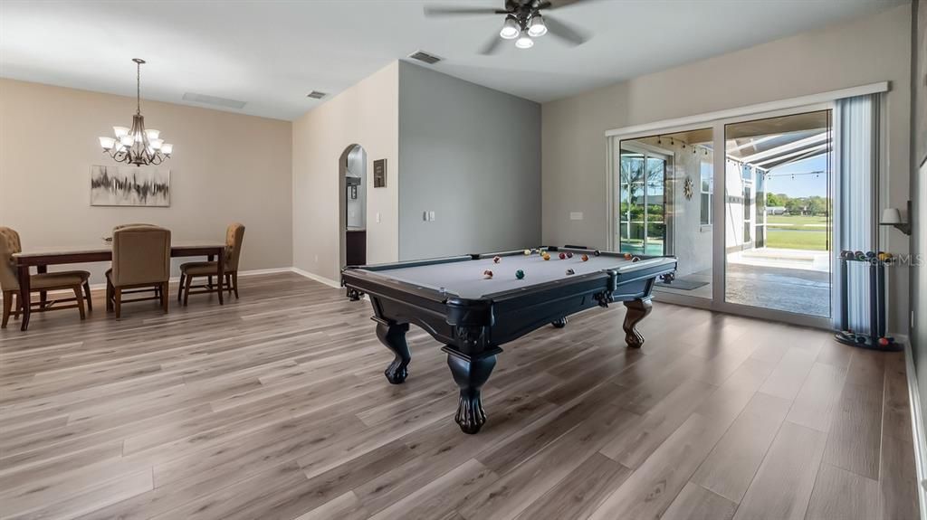 For Sale: $685,000 (5 beds, 4 baths, 3703 Square Feet)