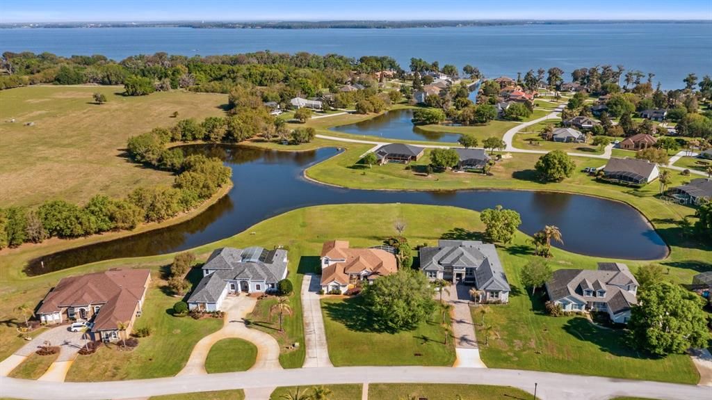For Sale: $685,000 (5 beds, 4 baths, 3703 Square Feet)
