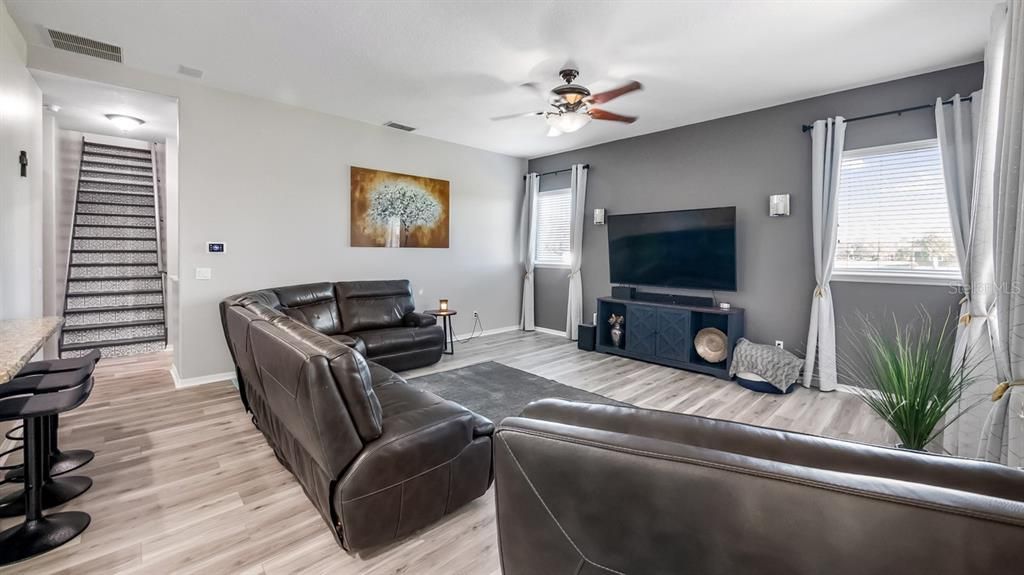 For Sale: $685,000 (5 beds, 4 baths, 3703 Square Feet)