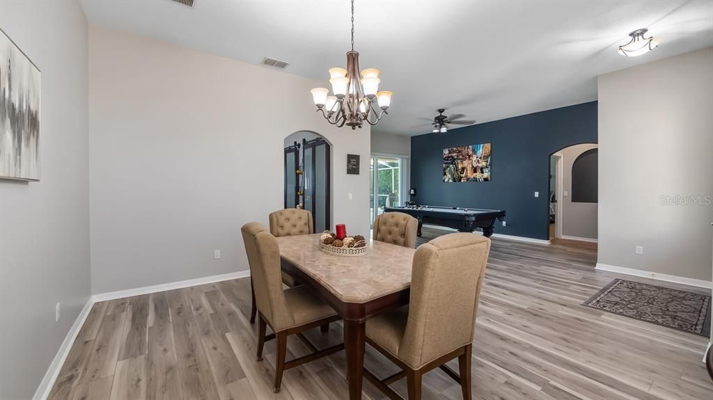 For Sale: $685,000 (5 beds, 4 baths, 3703 Square Feet)