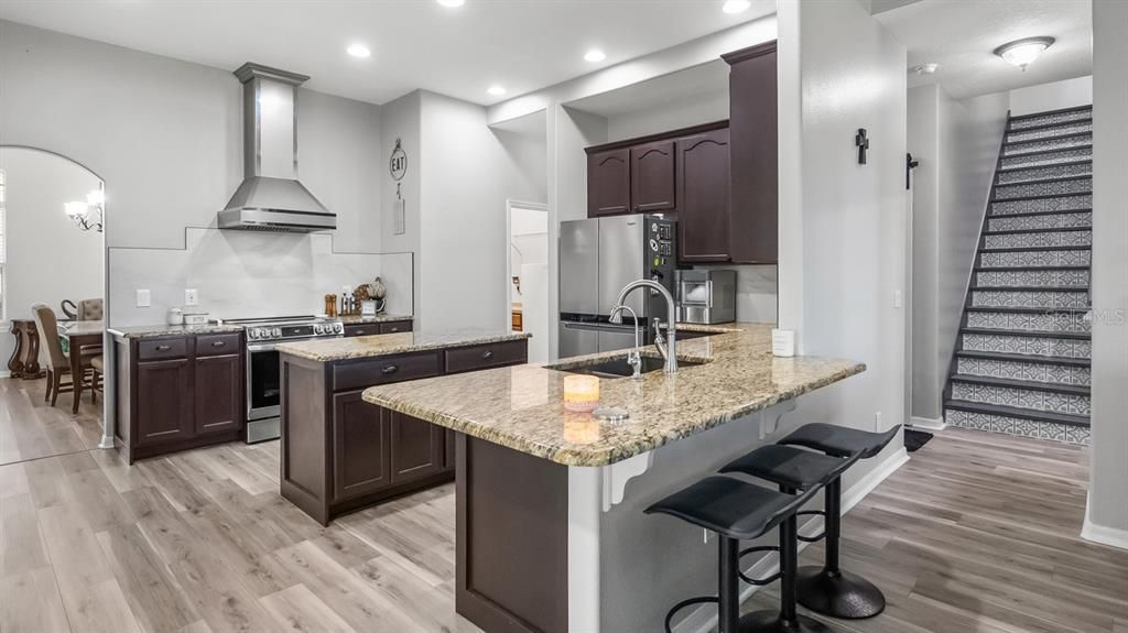 For Sale: $685,000 (5 beds, 4 baths, 3703 Square Feet)