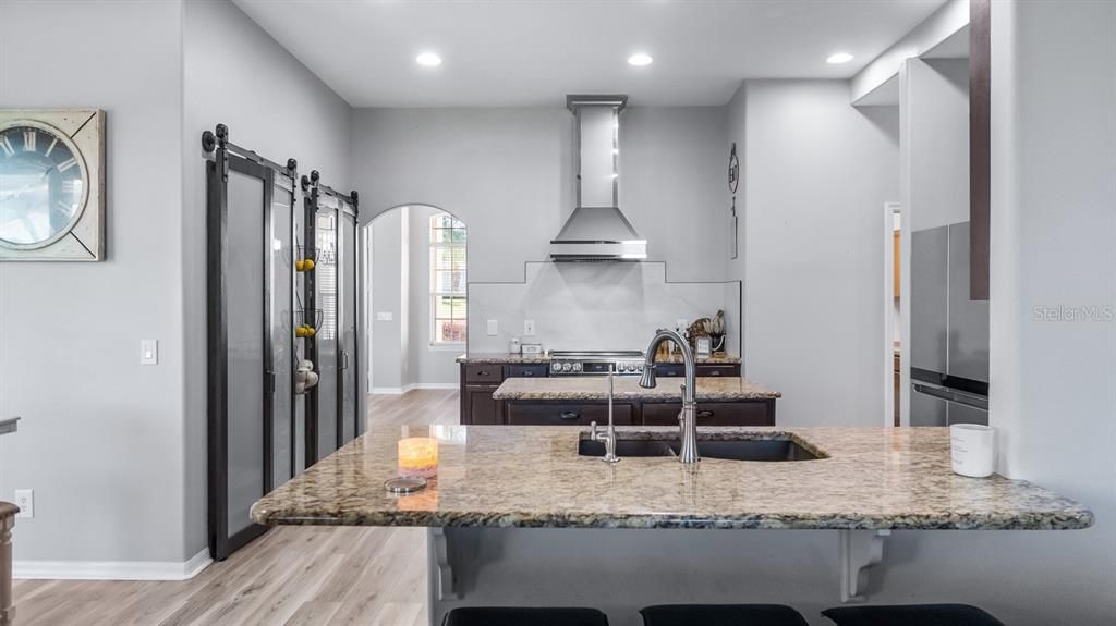 For Sale: $685,000 (5 beds, 4 baths, 3703 Square Feet)