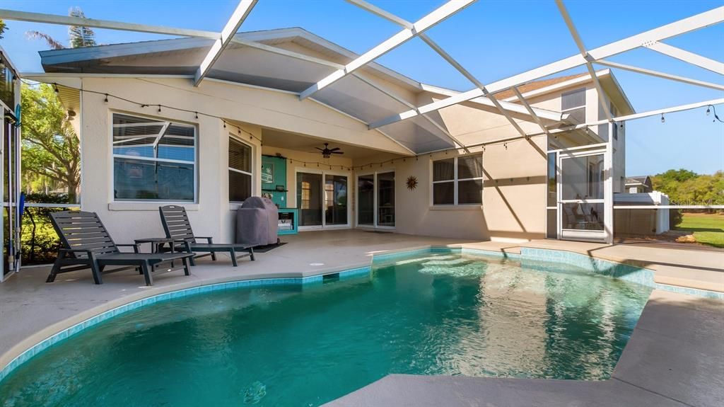 For Sale: $685,000 (5 beds, 4 baths, 3703 Square Feet)