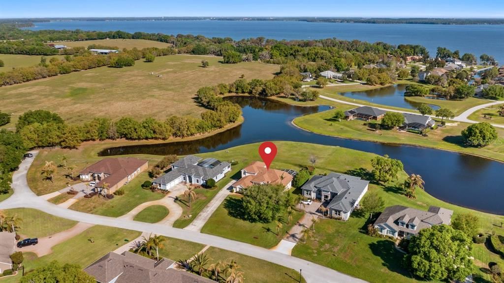 For Sale: $685,000 (5 beds, 4 baths, 3703 Square Feet)