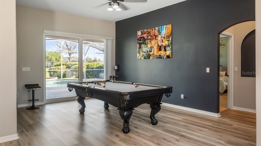 For Sale: $685,000 (5 beds, 4 baths, 3703 Square Feet)