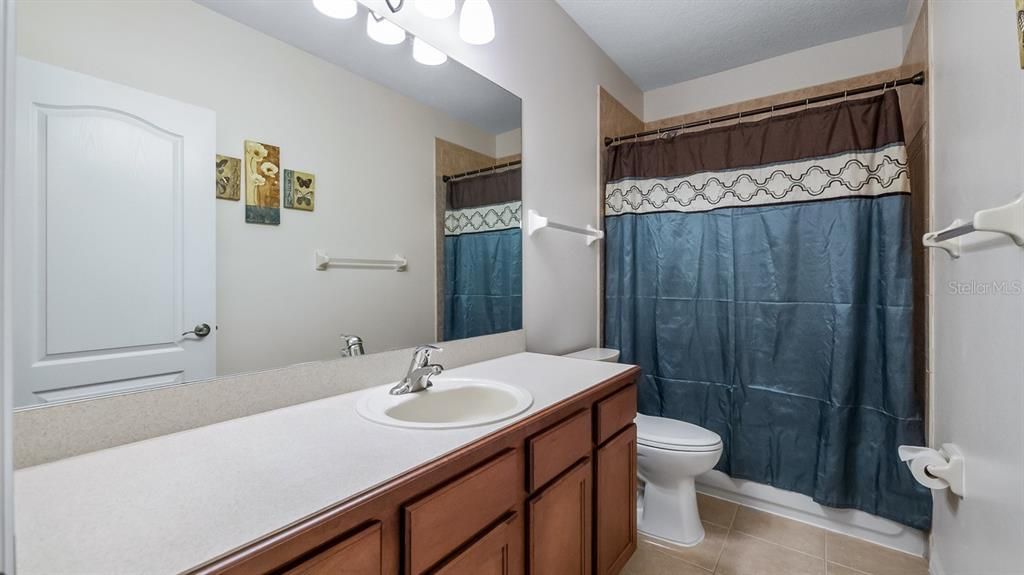 For Sale: $685,000 (5 beds, 4 baths, 3703 Square Feet)