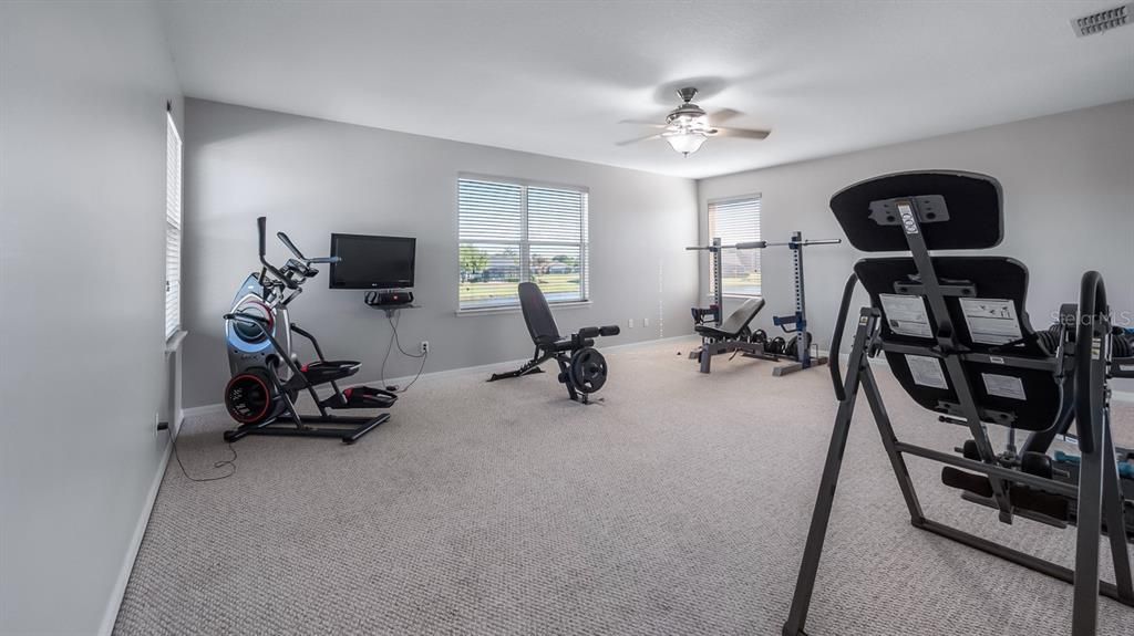 For Sale: $685,000 (5 beds, 4 baths, 3703 Square Feet)