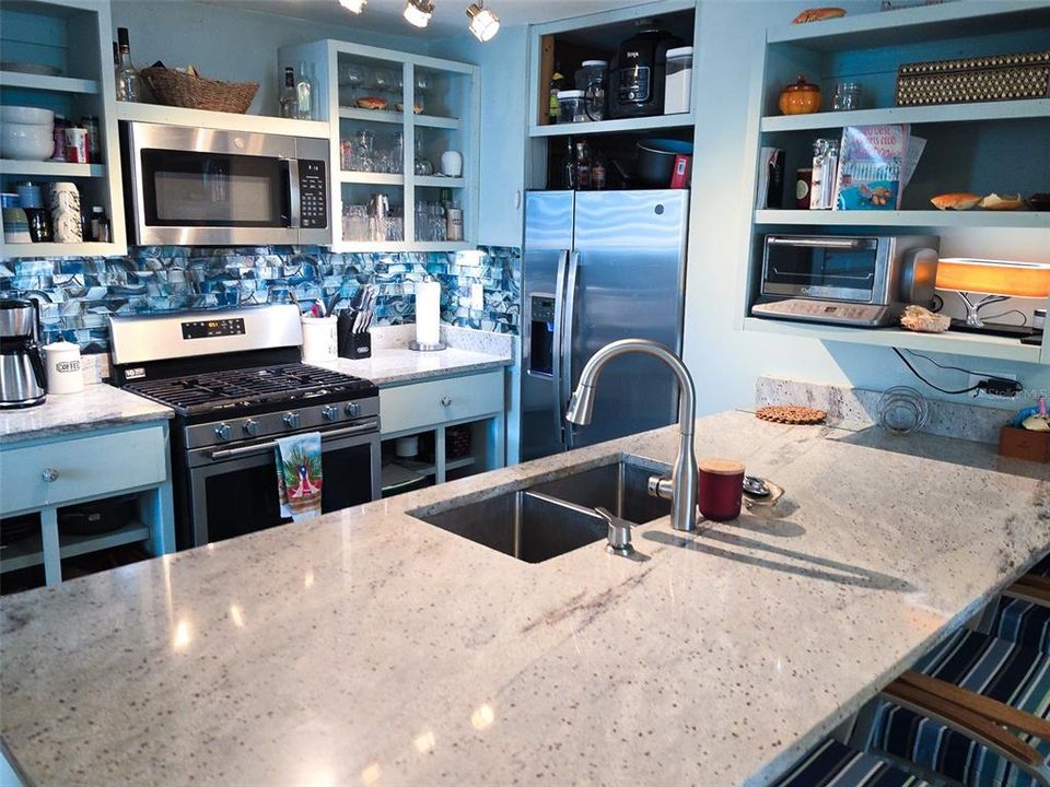 For Sale: $395,000 (3 beds, 2 baths, 1750 Square Feet)