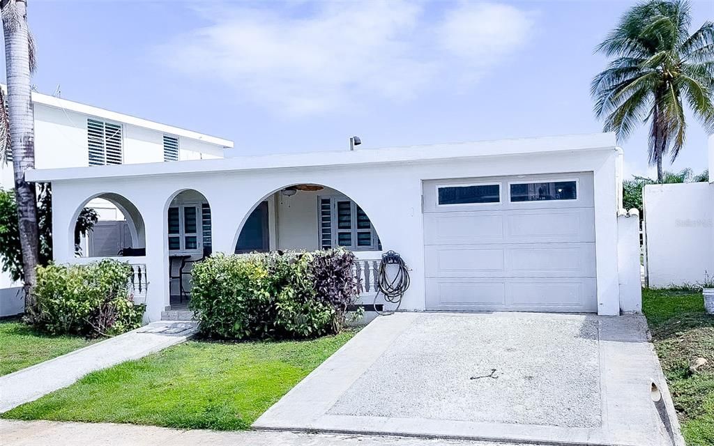 For Sale: $395,000 (3 beds, 2 baths, 1750 Square Feet)
