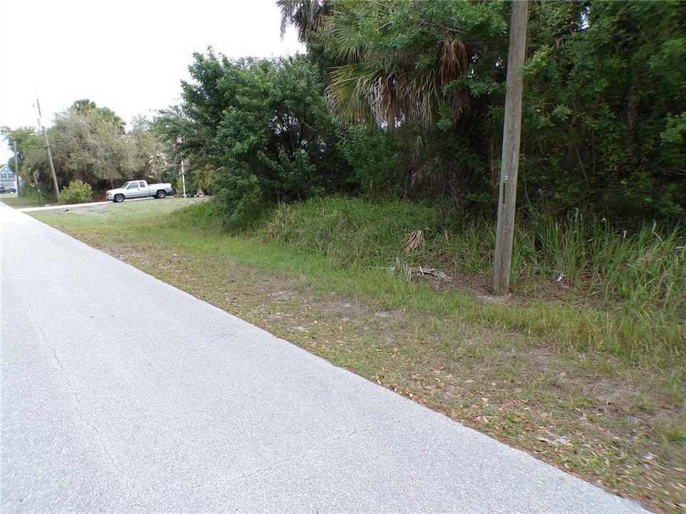 En Venta: $23,990 (0.23 acres)