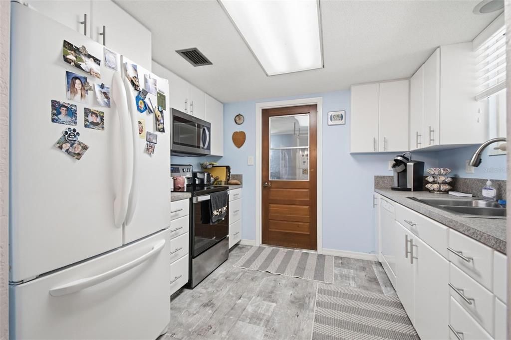 На продажу: $1,399,999 (2 спален, 2 ванн, 1170 Квадратных фут)