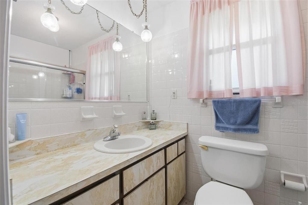 На продажу: $1,399,999 (2 спален, 2 ванн, 1170 Квадратных фут)
