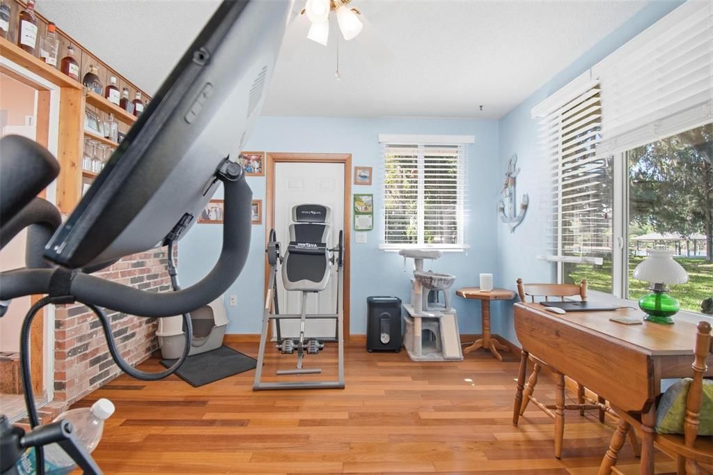 На продажу: $1,399,999 (2 спален, 2 ванн, 1170 Квадратных фут)