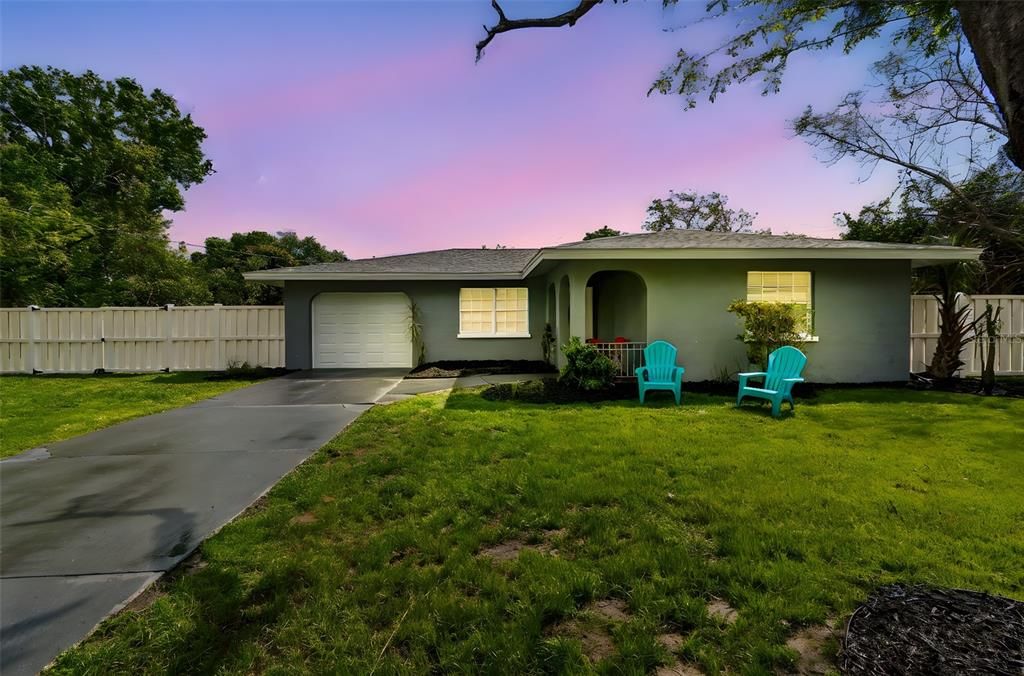 Recently Sold: $449,997 (4 beds, 2 baths, 1735 Square Feet)