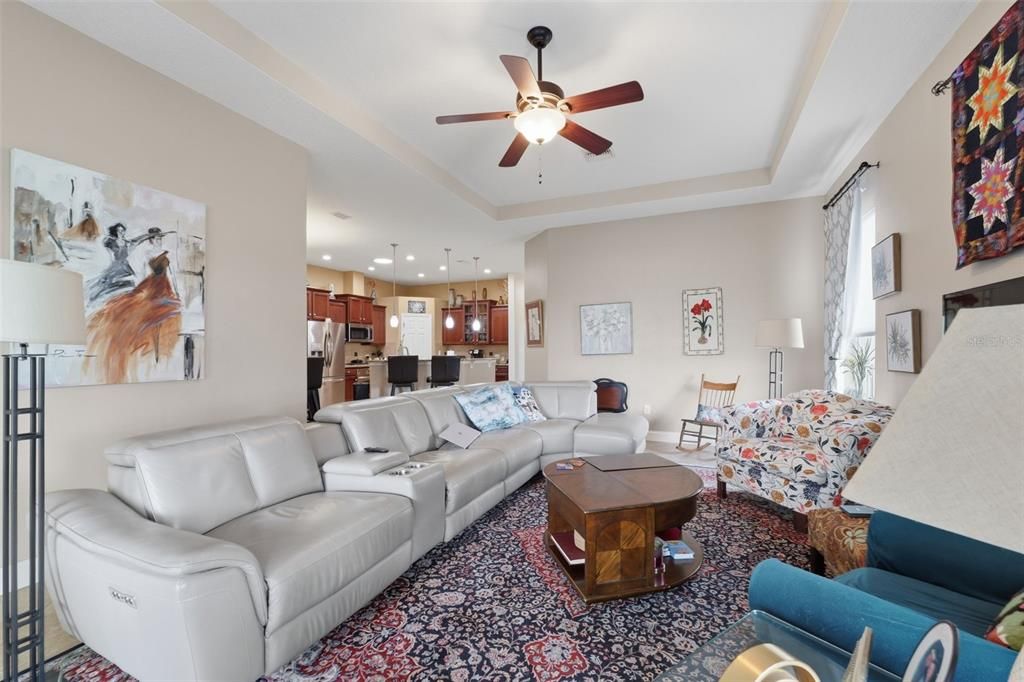 待售: $399,999 (2 贝兹, 2 浴室, 1769 平方英尺)