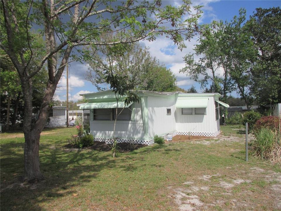 待售: $109,000 (2 贝兹, 1 浴室, 843 平方英尺)