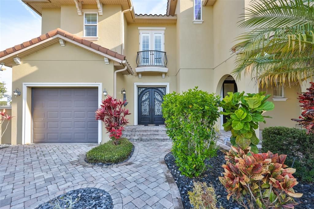 For Sale: $2,100,000 (5 beds, 5 baths, 3699 Square Feet)