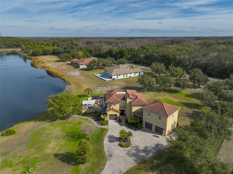 For Sale: $2,100,000 (5 beds, 5 baths, 3699 Square Feet)