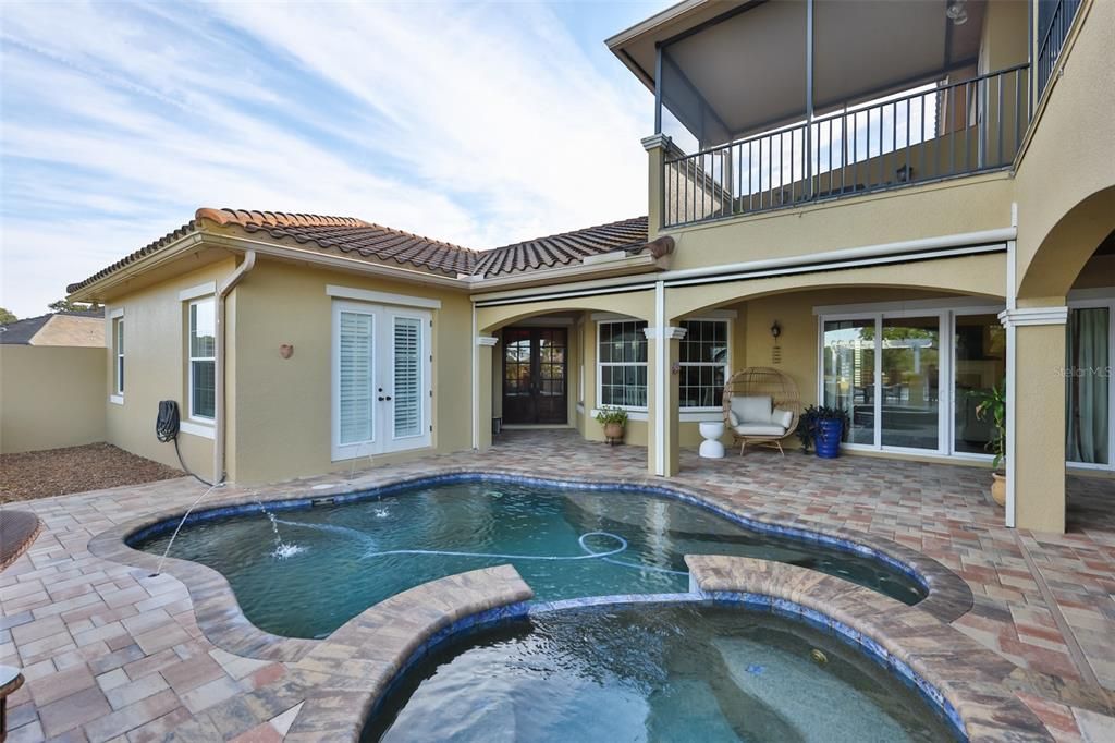 For Sale: $2,100,000 (5 beds, 5 baths, 3699 Square Feet)