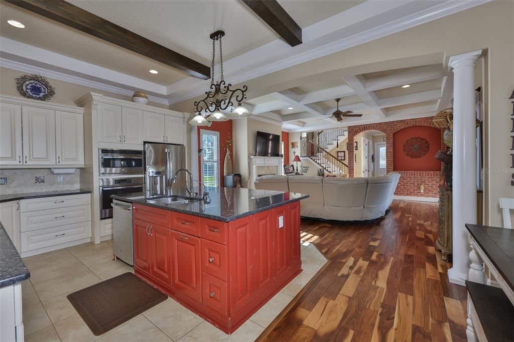 For Sale: $2,100,000 (5 beds, 5 baths, 3699 Square Feet)