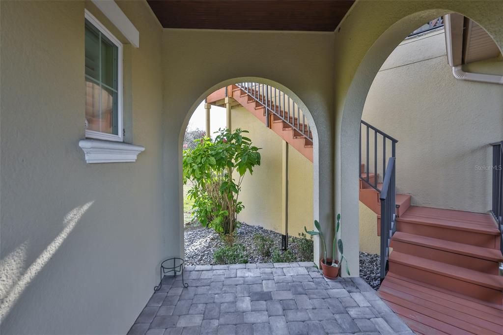 For Sale: $2,100,000 (5 beds, 5 baths, 3699 Square Feet)