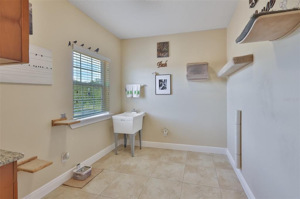 For Sale: $2,100,000 (5 beds, 5 baths, 3699 Square Feet)