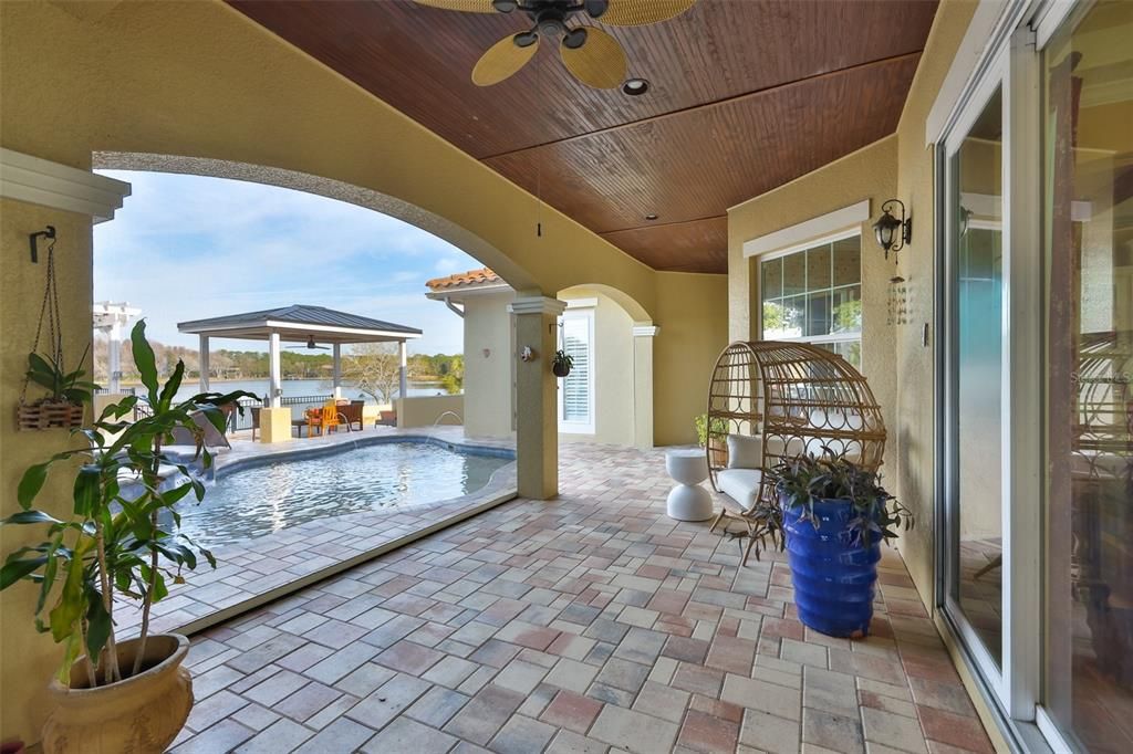 For Sale: $2,100,000 (5 beds, 5 baths, 3699 Square Feet)