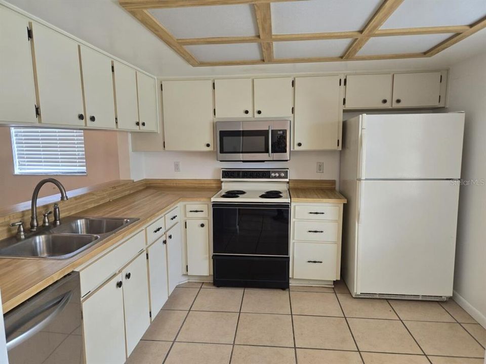 En Venta: $145,000 (2 camas, 2 baños, 1094 Pies cuadrados)