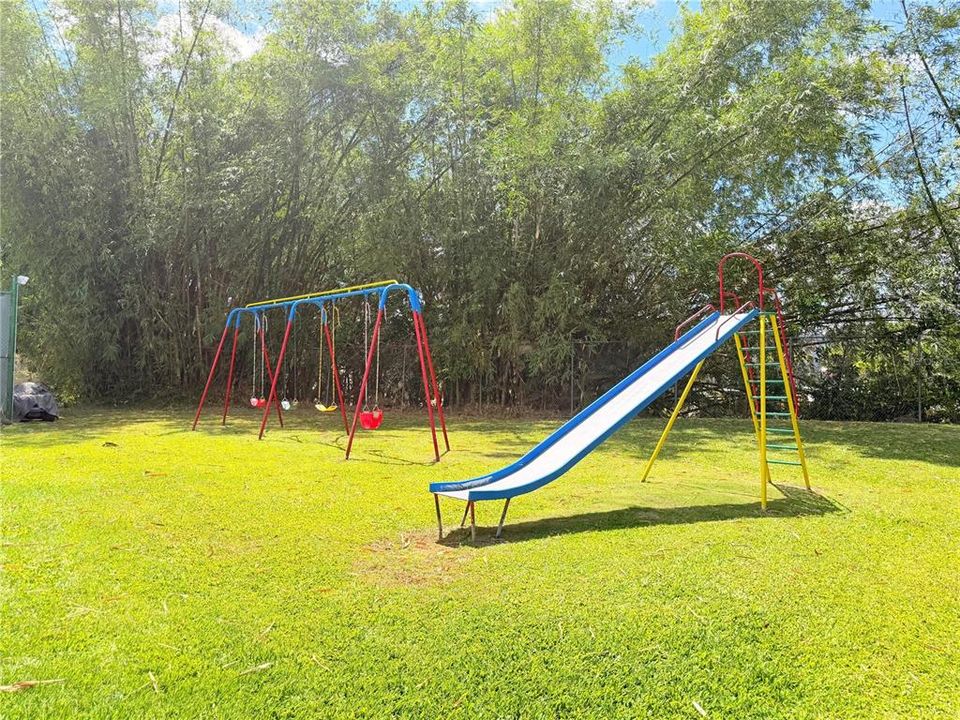 出租: $2,400 (3 贝兹, 2 浴室, 1200 平方英尺)